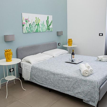 Ruggero Settimo - Holiday Houses คาตาเนีย ภายนอก รูปภาพ