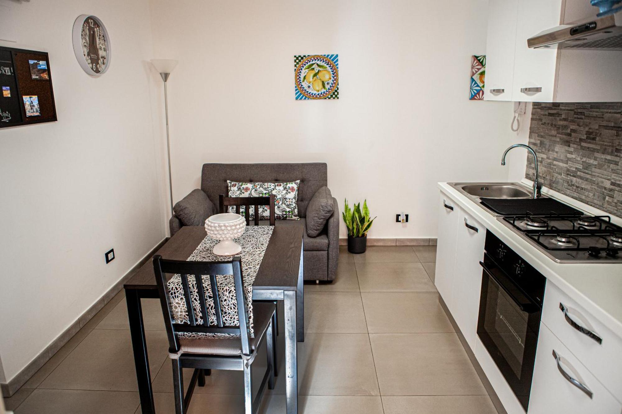 Ruggero Settimo - Holiday Houses คาตาเนีย ภายนอก รูปภาพ